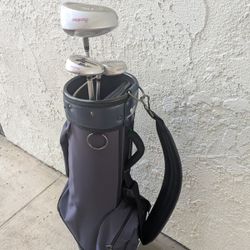 Woman's Golf Clubs And Bag 