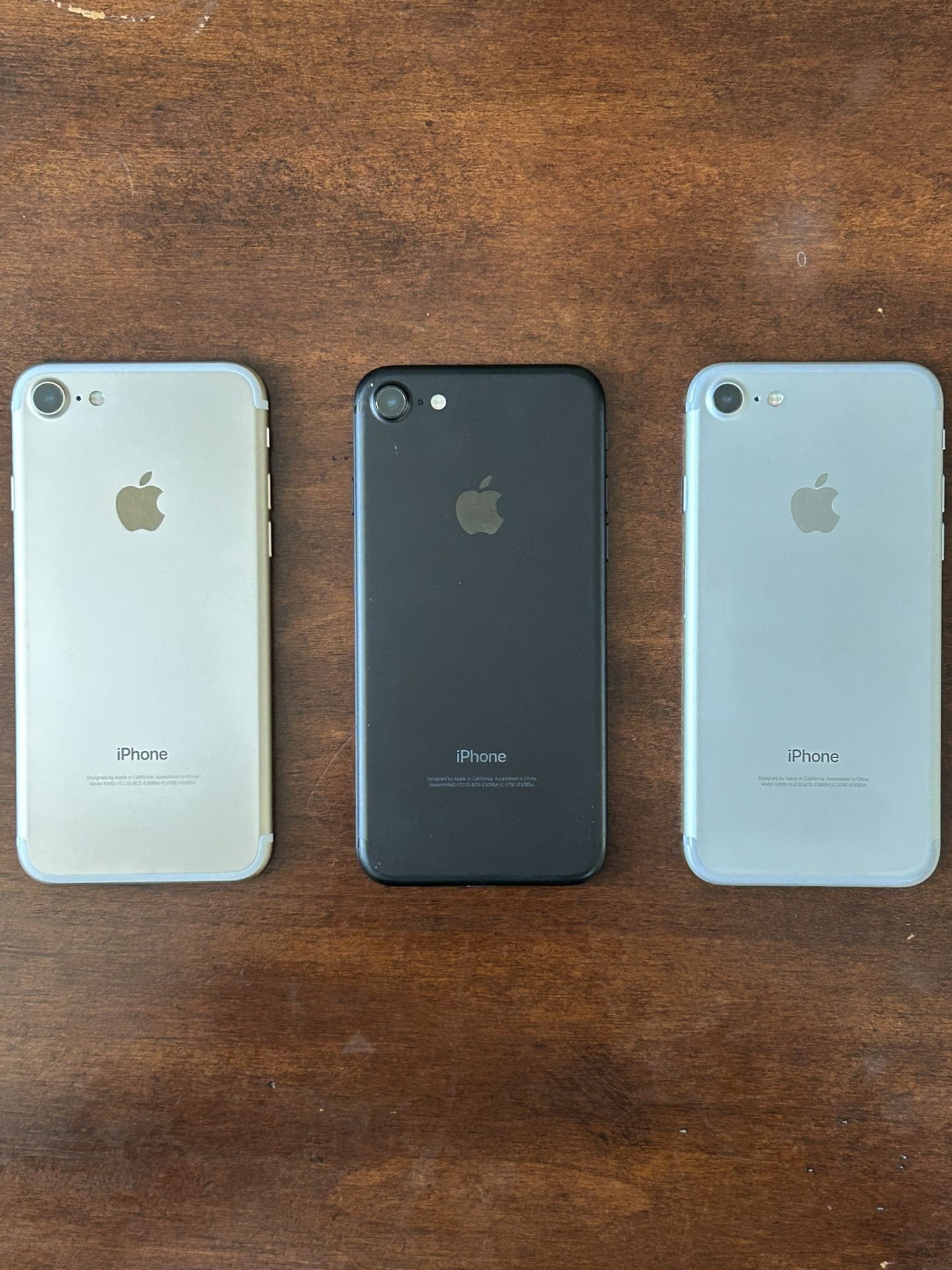 Apple iPhone 7 ~ Unlocked ~ 32gb