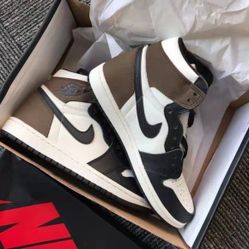 Air Jordan 1 Retro High OG "Dark Mocha"