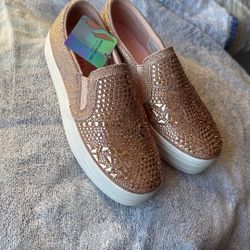 Women’s Slip On Shoes Size 5