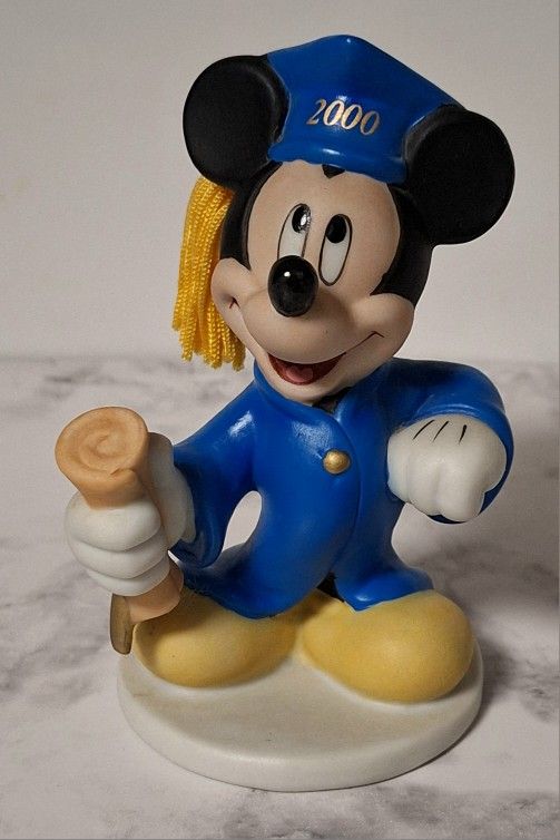 DISNEY MICKEY MOUSE GRADUATION FIGURINE - CLASS OF 2000