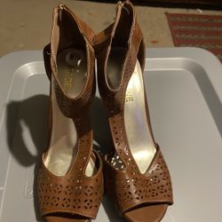 New MADELINE GIRL High Heels Size 8.5