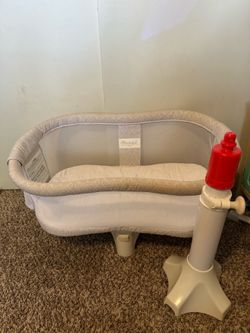 Swivel Baby Bassinet