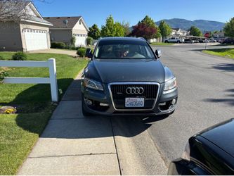 2010 Audi Q5 Premium Quattro Premium