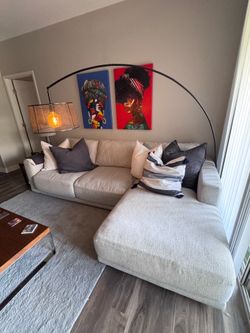 Copenhagen Modern Sectional Sofa – Excellent Condition