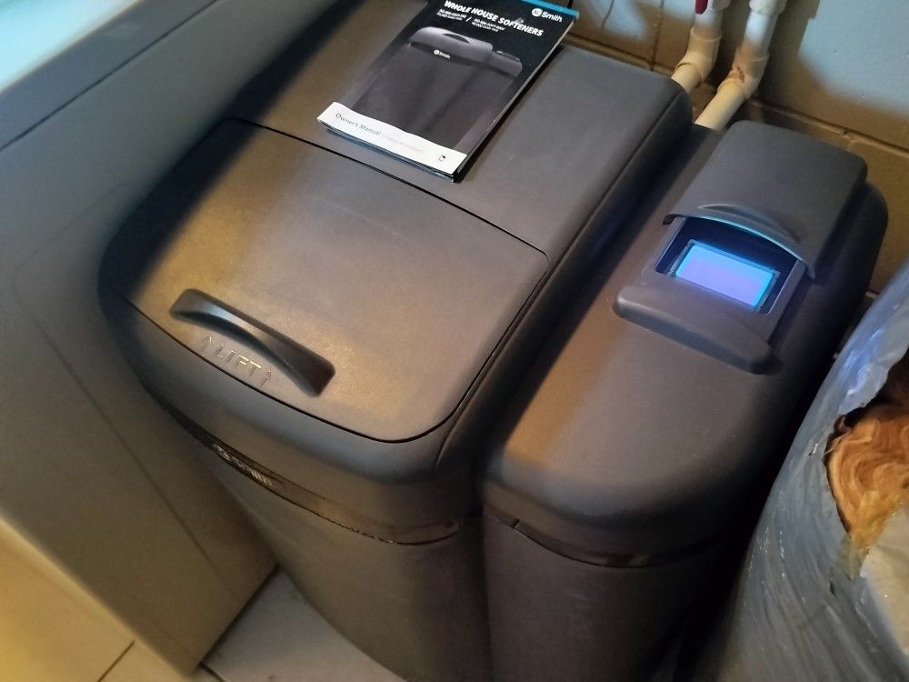 QA Smith Water Softener. Like New