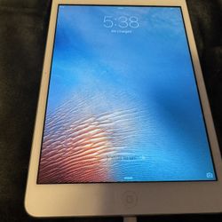 1st Generation iPad (Great Condition)