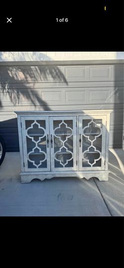 Buffet table cabinet