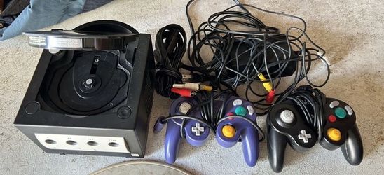 Nintendo Game Cube Console (Black) - W/Cables Controller 2 Controllers