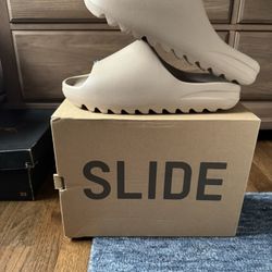 Yeezy Slides (Pure)
