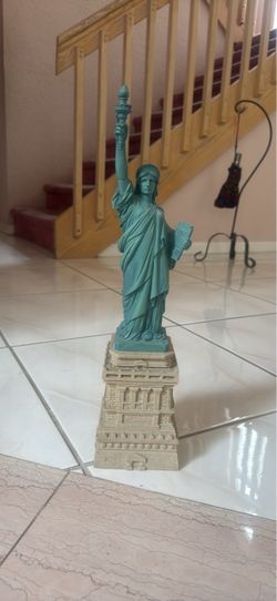 Statue of Liberty Figurine Replica