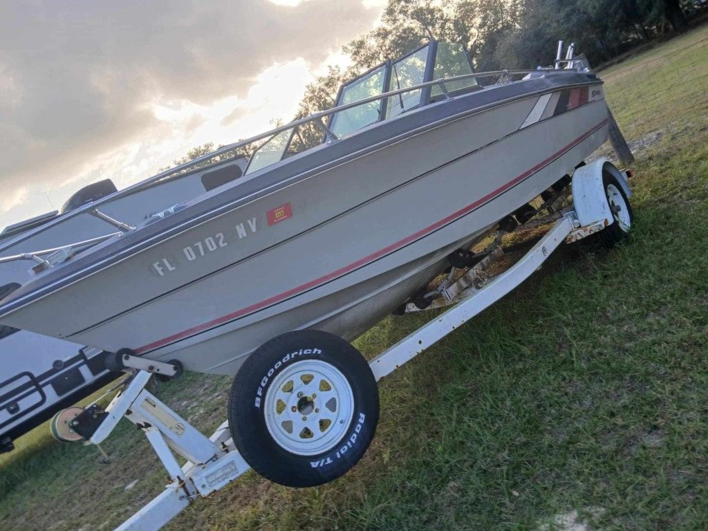 1985 Mercruiser 18.5'