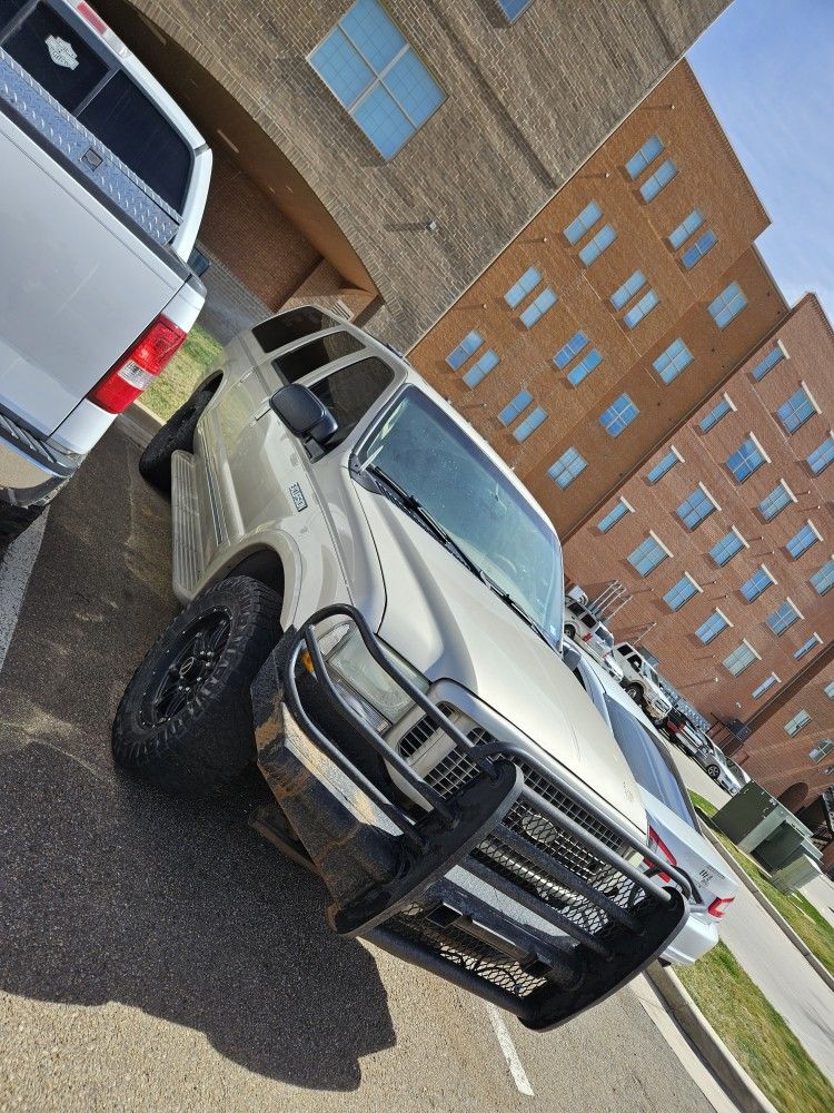 2004 Ford Excursion