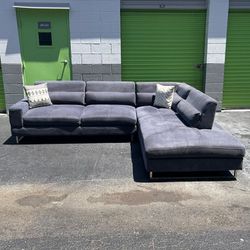 Large Blue Sectional Rooms To Go (Free Delivery)