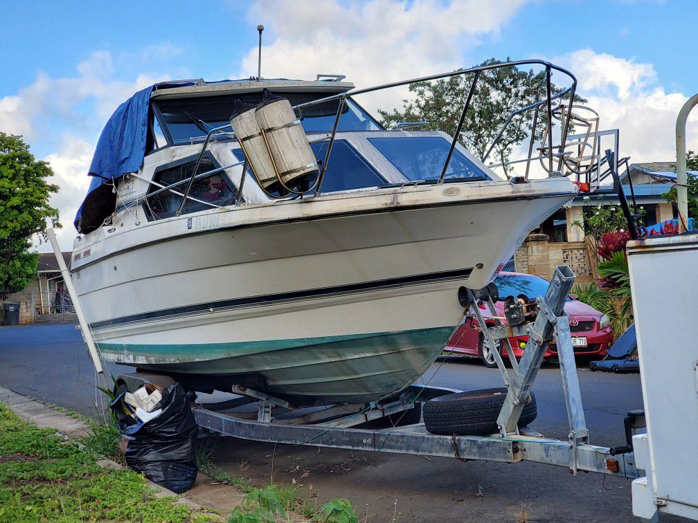 Photo Selling a Bayliner boat trailer needs repairs