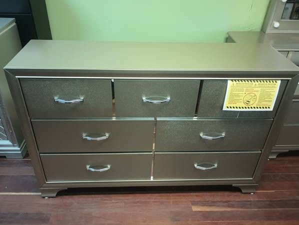 New Glam 7 Drawers Dresser