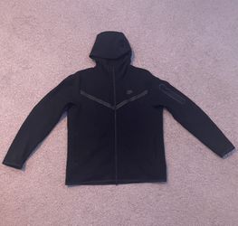 black nike tech small