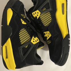 Size 4 - Jordan 4 Retro Mid Thunder