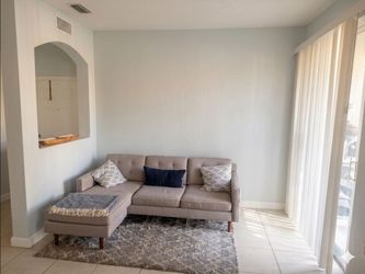 Vendo sofa L buen estado por viaje