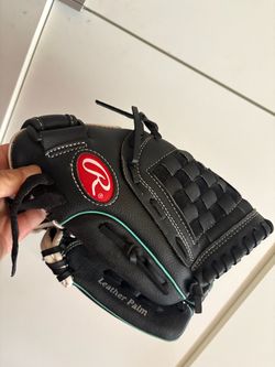 Rawlings baseball/softball glove for kids