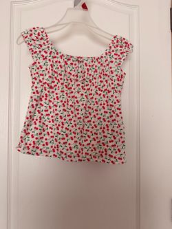 Old Navy Cherry Print Top Size M (8)