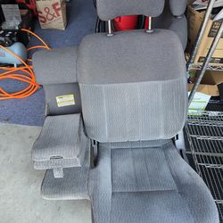 Nissan Frontier seats