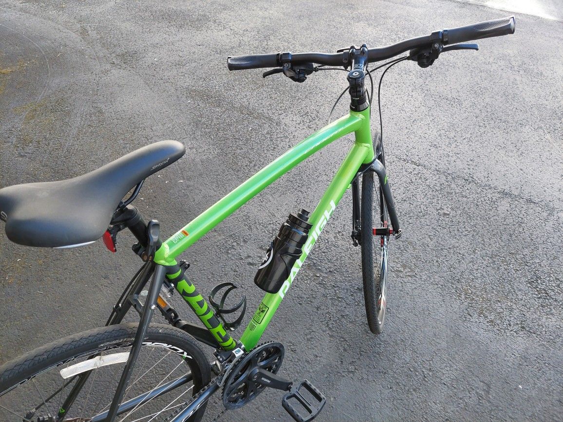 Raleigh Cadent excellent, light weight, high performance Road/Mountain Hybrid bike