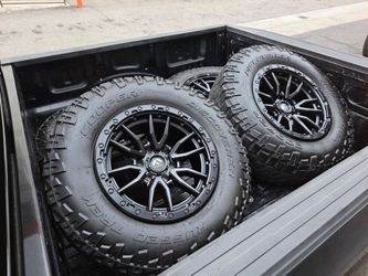 18"  Fuel Rebel w/ 33" Cooper Tires