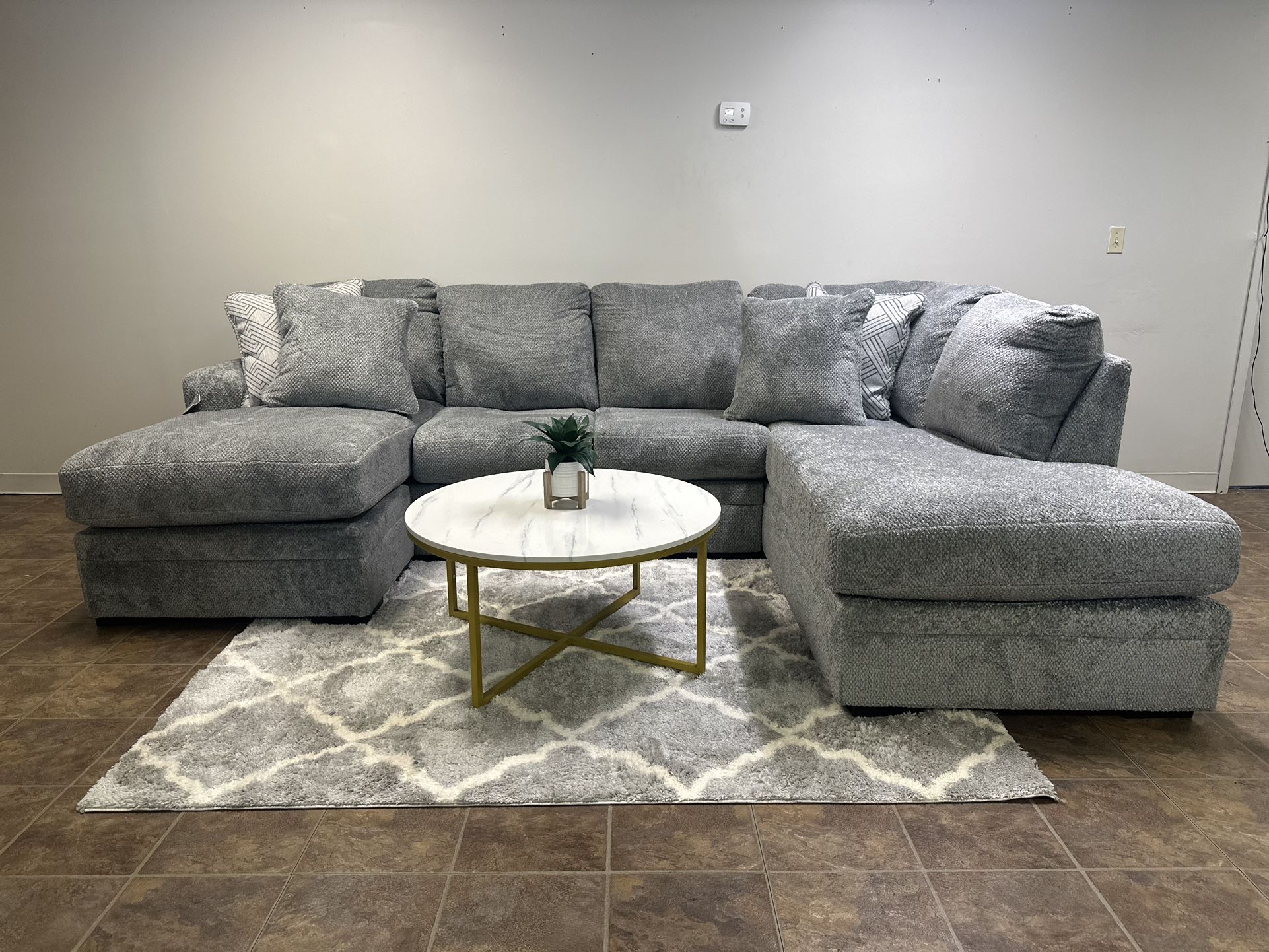 Sectional Couch Sofa NEW Ashley Furniture Gray Chaise *DELIVERY!!*