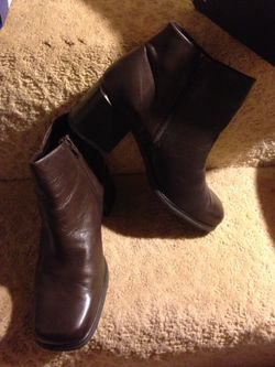 Bass ankle boots Sz 8 1/2