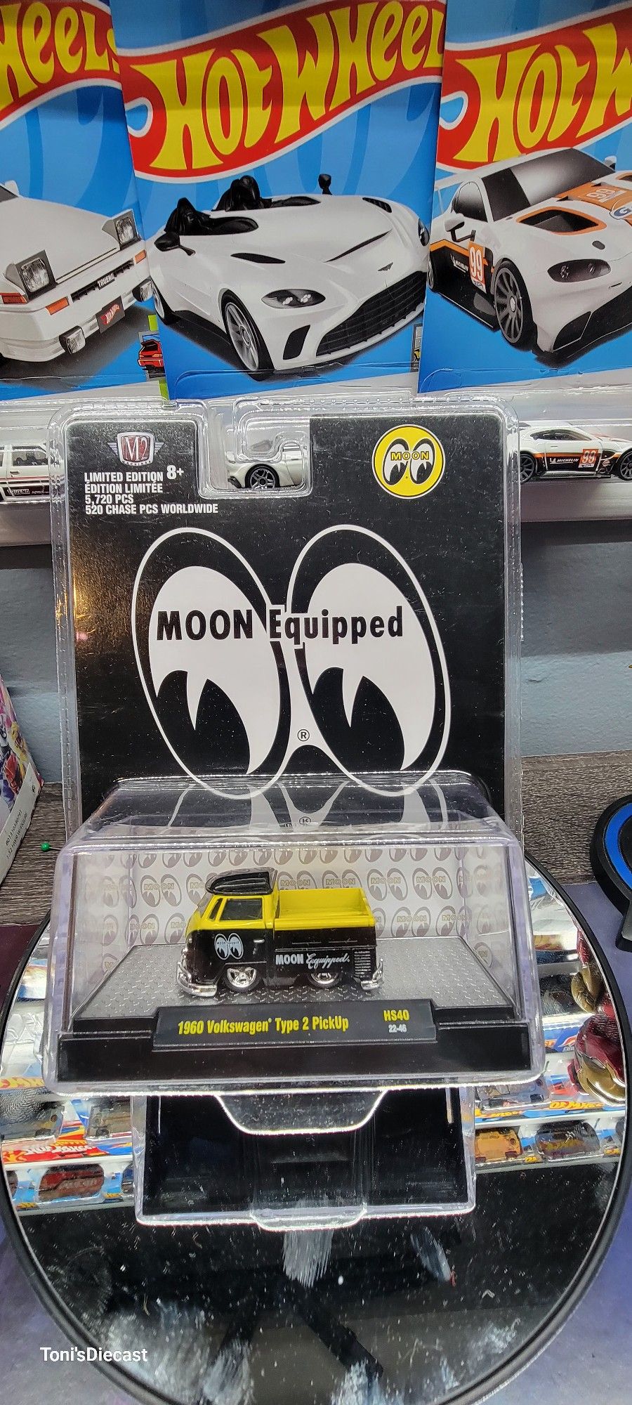 1/64th M2 Hobby HS40 MoonEyes 1960 Volkswagen Type 2 Pickup