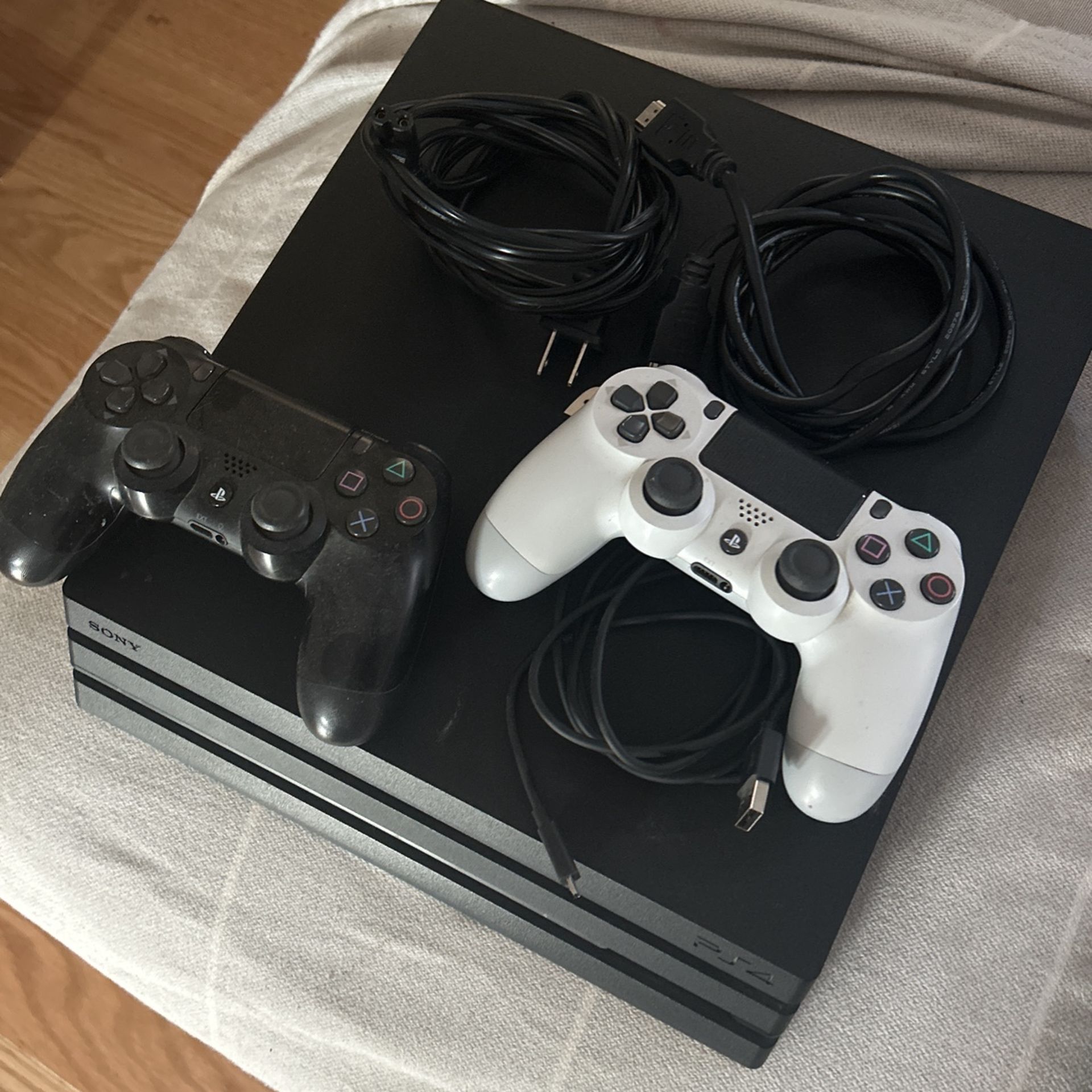 PS4 Pro +controllers 