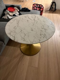 MARBLE TABLE(NEED GONE ASAP)