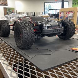 Redcat Machete 6S 1/6 Brushless Electric Monster Truck