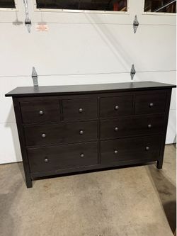 ikea hemnes 8 drawer dresser (DELIVERY AVAILABLE)
