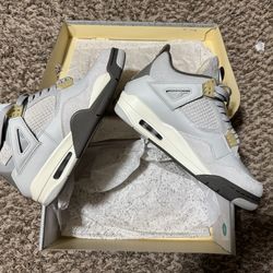Jordan 4 SE Photon Dust