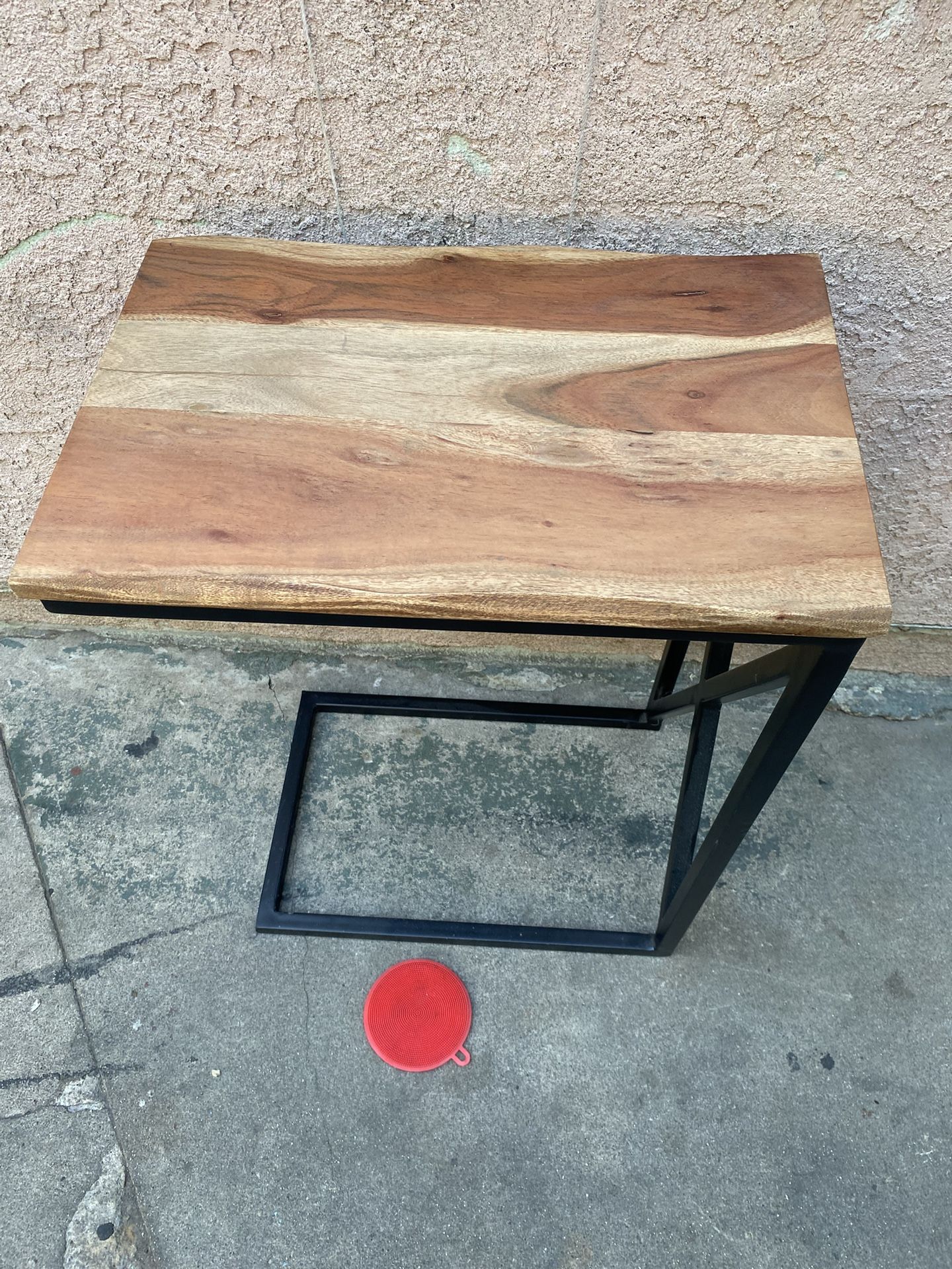 Beautiful C style Mesita Estilo C.