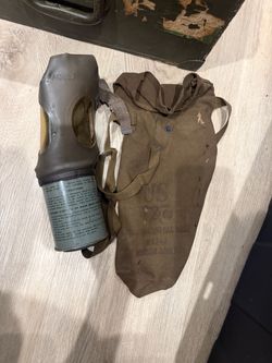 World War II gas mask US