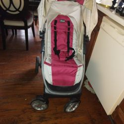 VERY. NICE. BABY. STROLLER. HEAVY.  DUTEY.    ..VERY.        CLEAN