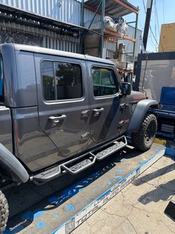 Running boards for Jeep Gladiator Mojave 4-Door Pickup Truck