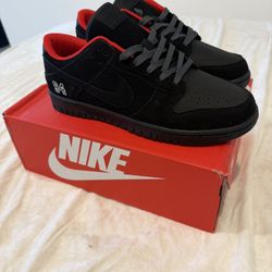 Supreme Dunks Size 9.5