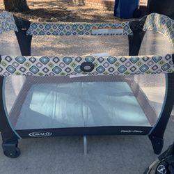 Playard With bassinet And Changing Table