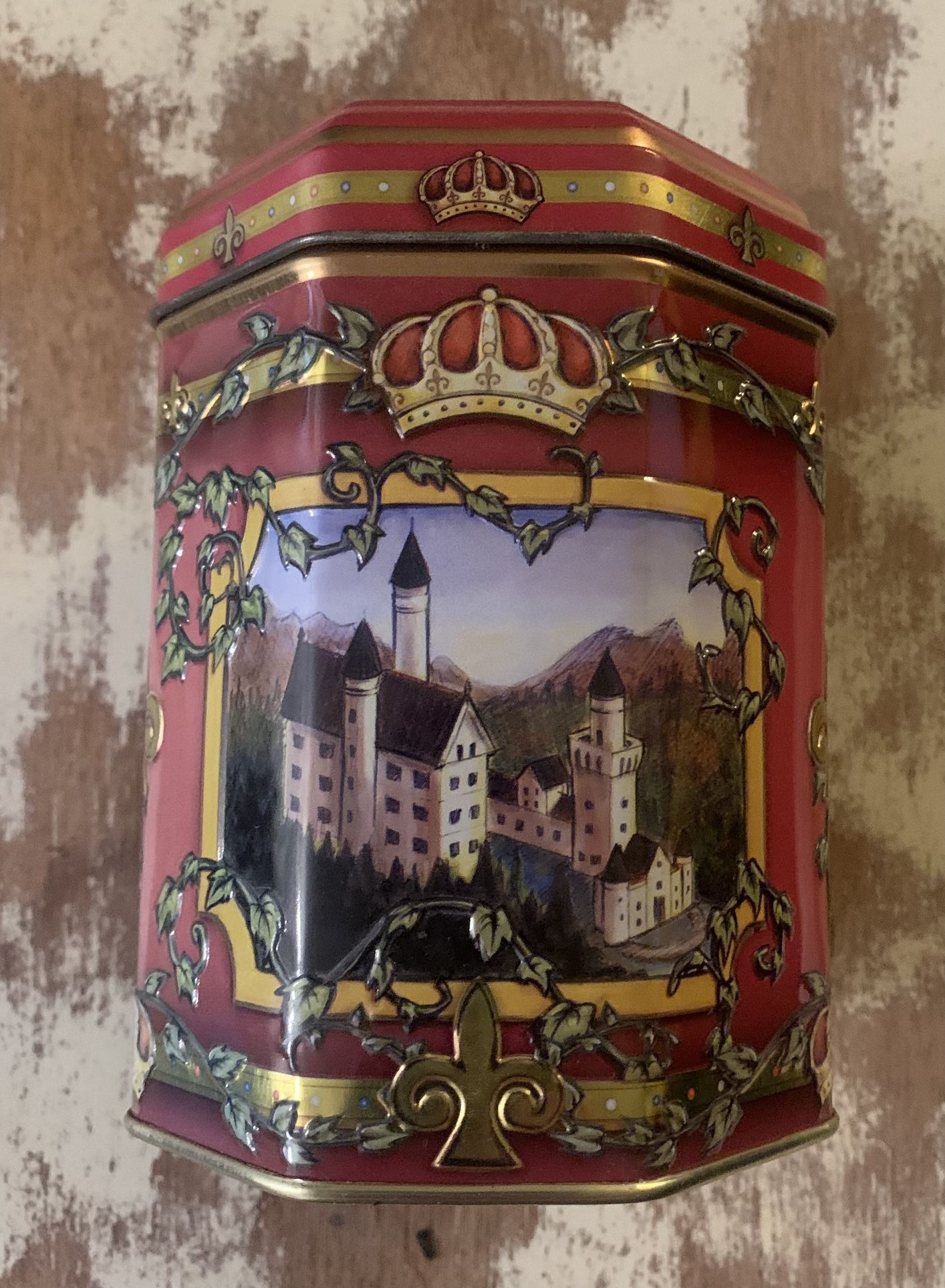 Cookie tin Music Box