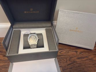 Plain skeleton watch