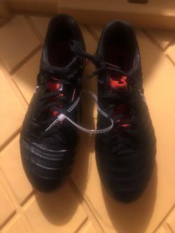 Nike soccer cleats size 6.5