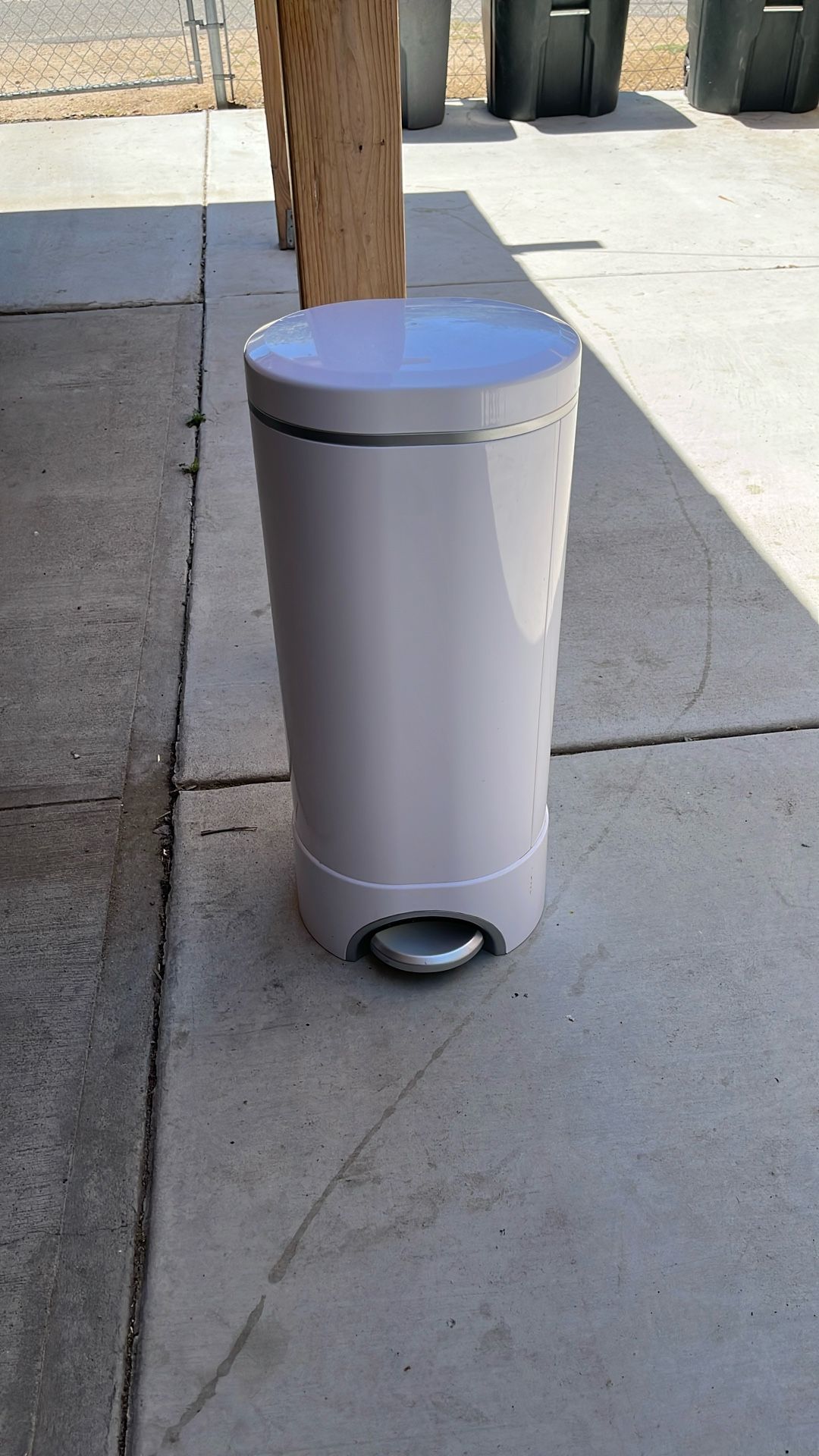 Munchkin Diaper Pail
