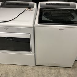 Whirlpool washer and gas dryer set  Oversized  Capacity