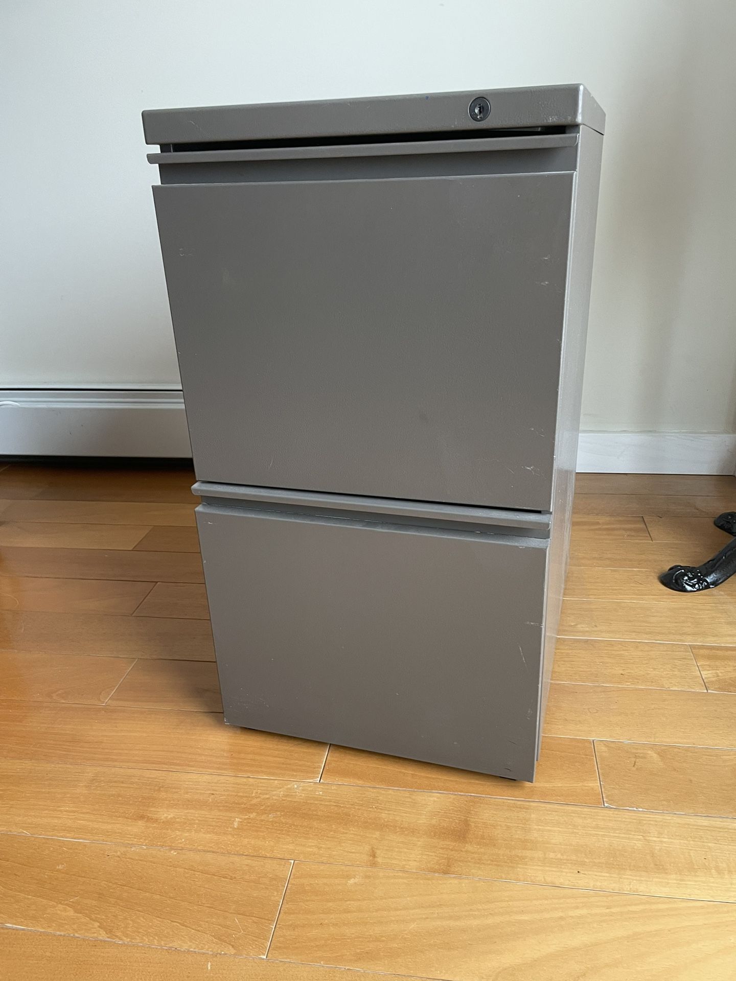 Metal 2 Drawer File Cabinet