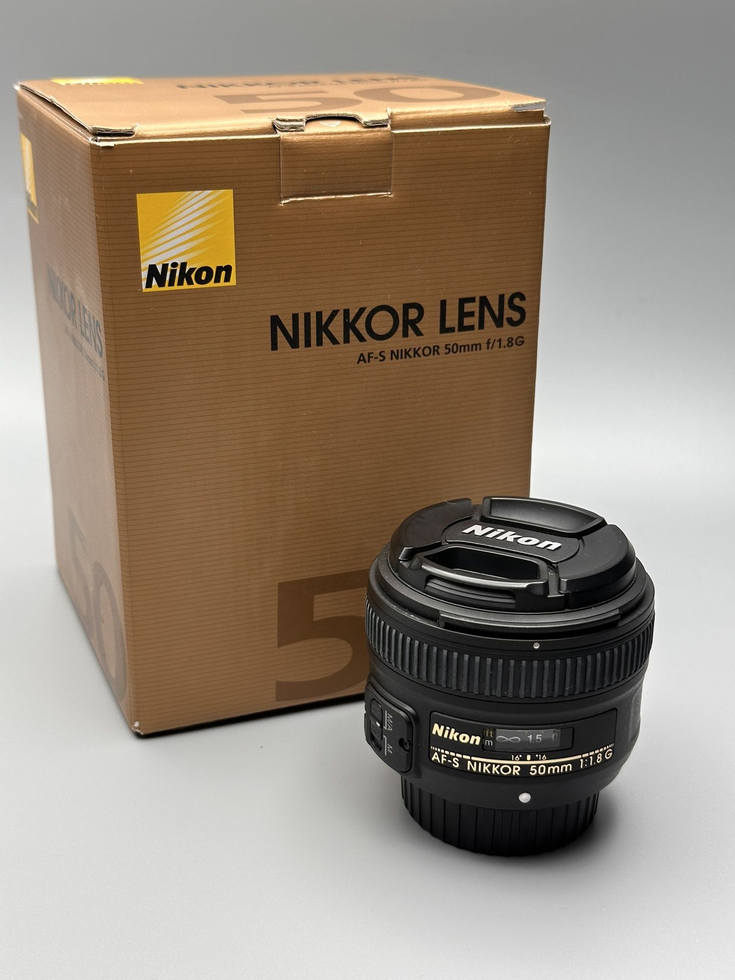 Nikon AF-S FX NIKKOR 50mm f/1.8G Lens with Auto Focus for Nikon DSLR Cameras