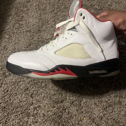 Jordan 5 Fire Reds 